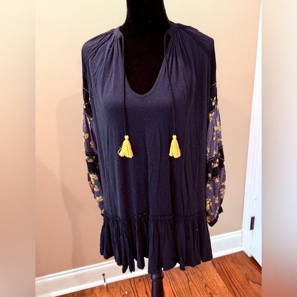 Women’s FREE PEOPLE Mix It Up tunic- Size XS - Picture 3 of 7